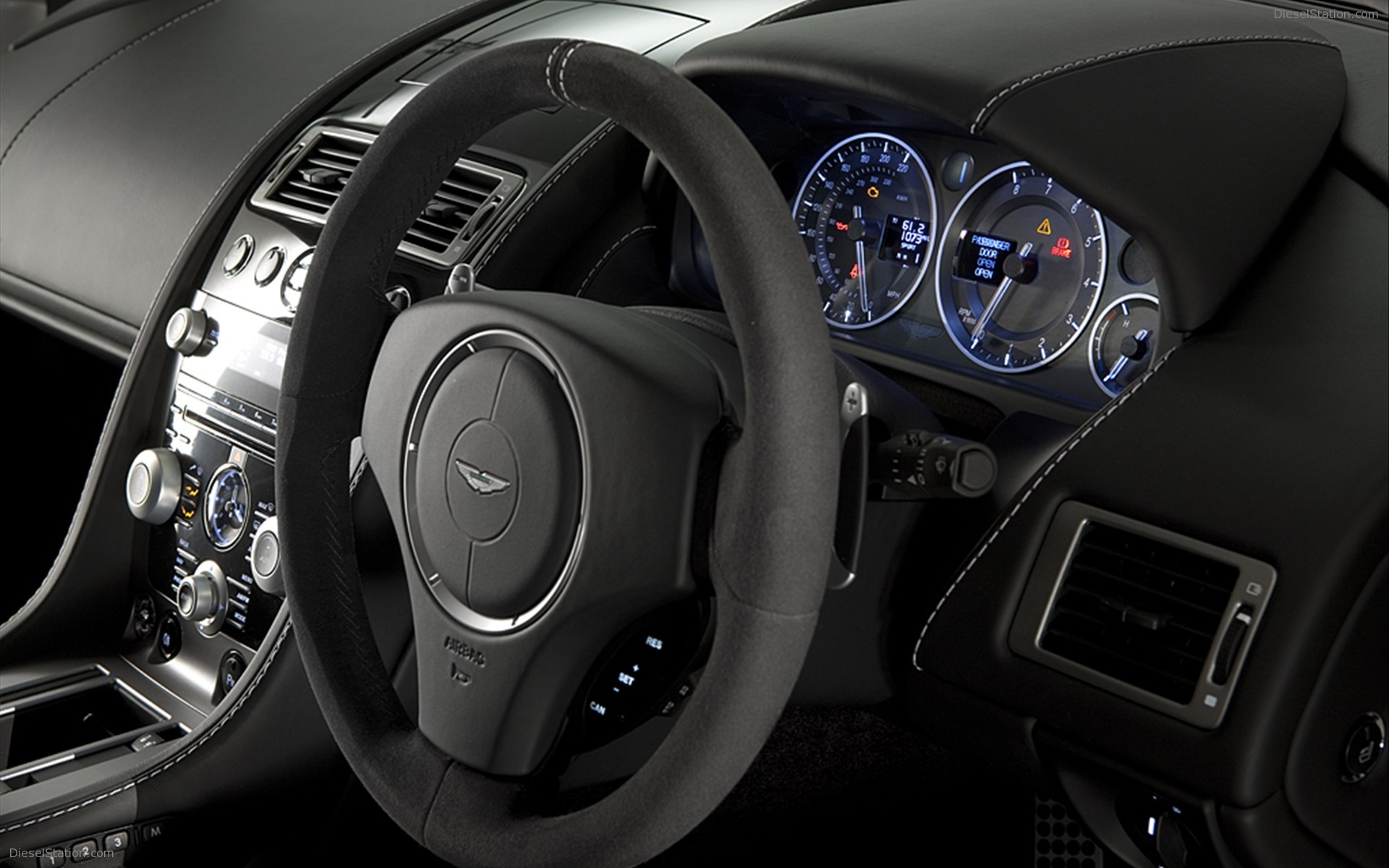 Aston Martin V8 Vantage N420 2011